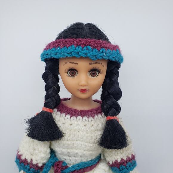 Vintage Native American Doll w/ Hand-Crocheted Princess Dress & Beading 15" Tall - Picture 2 of 14